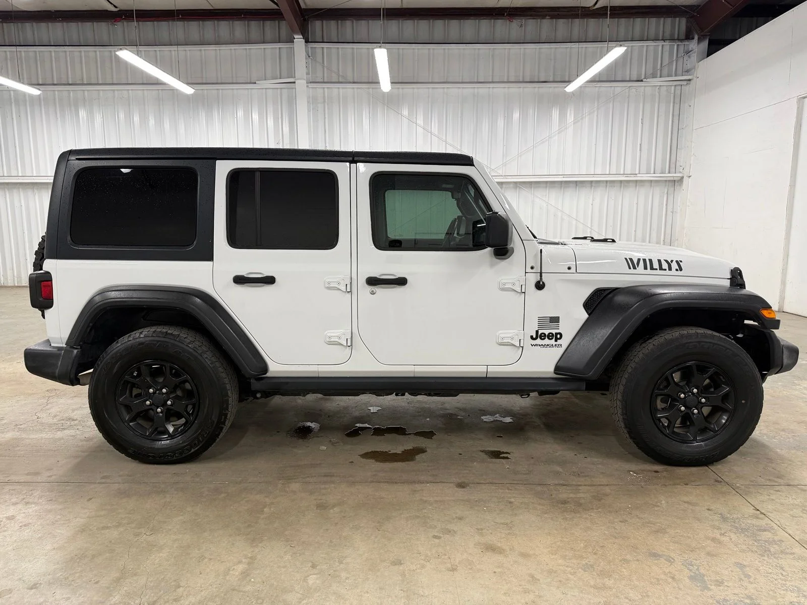 Used 2020 White Jeep Unlimited Sport image 5