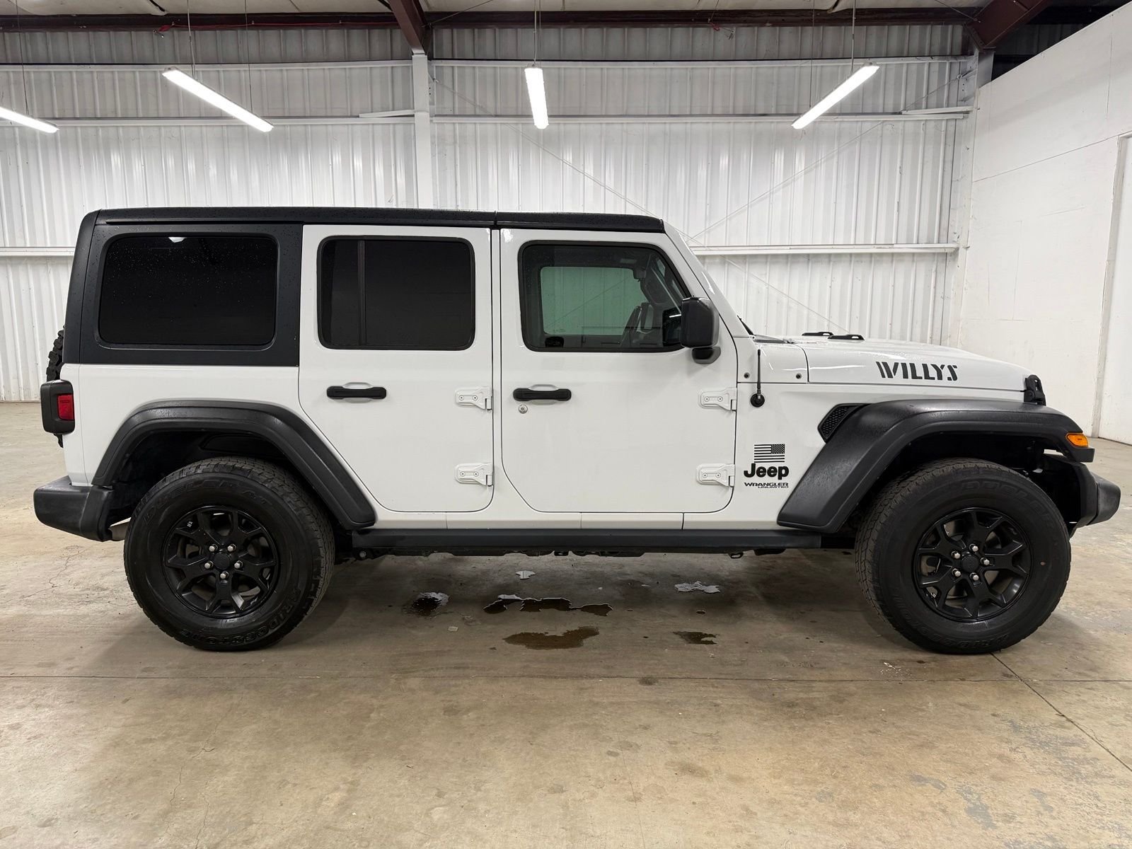 Used 2020 White Jeep Unlimited Willys image 5