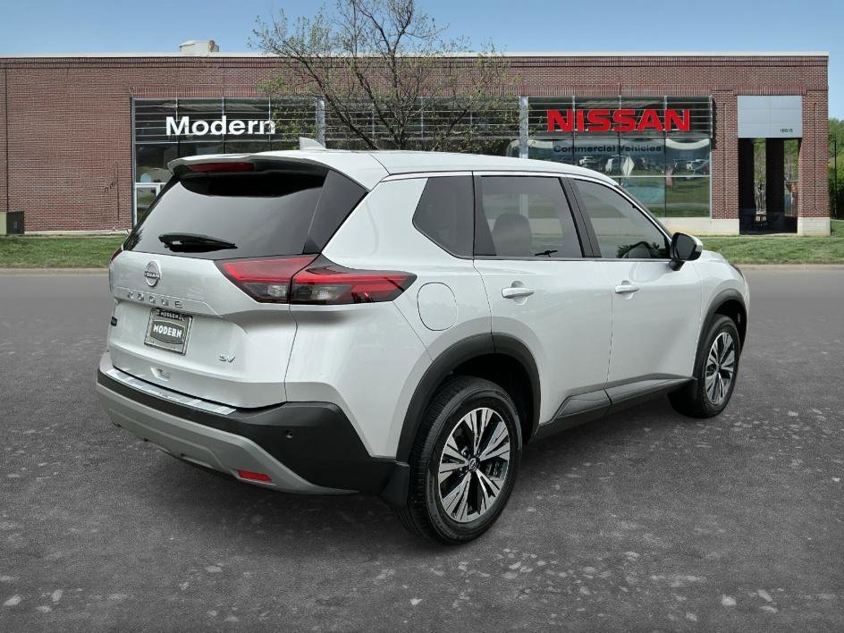 Used 2023 Brilliant Silver Metallic Nissan SV image 5