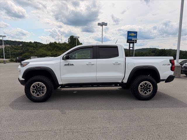 Used 2024 Summit White Chevrolet 4WD ZR2 image 2