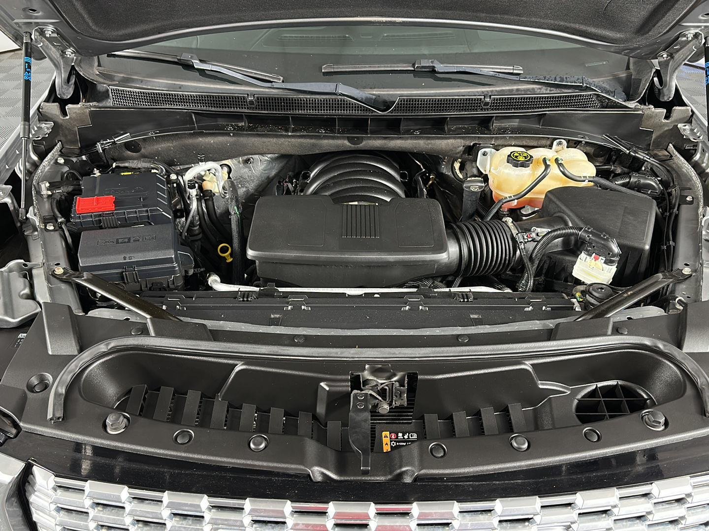 Used 2023 Sterling Metallic GMC Denali image 2
