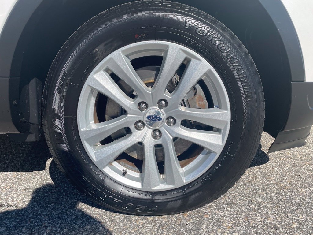 Certified Used 2019 White Platinum Clearcoat Metallic Ford XLT image 5