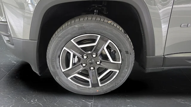 New 2026 Sting-Gray Clearcoat Jeep Laredo image 33