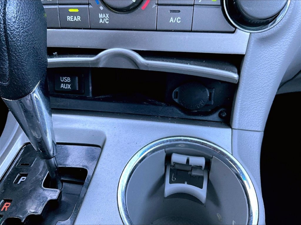 Used 2013 Silver Toyota Base image 27