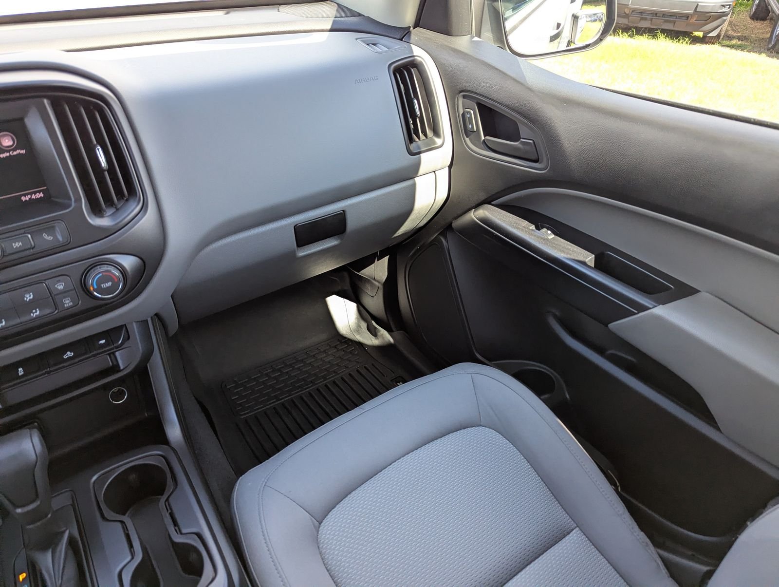 Used 2020 Summit White GMC Base image 19