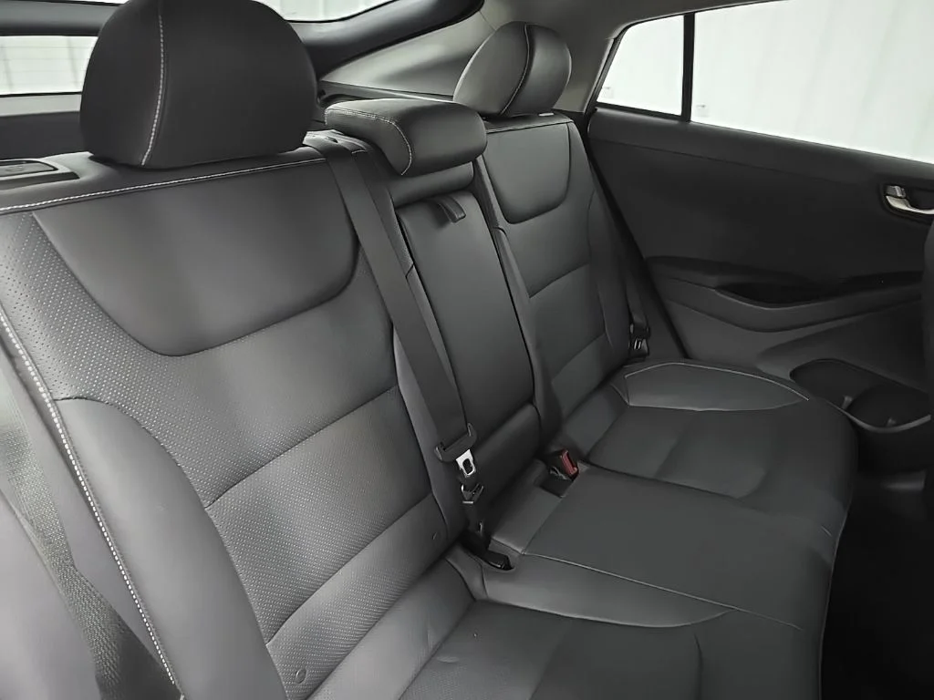 Used 2019 Intense Blue Hyundai Limited image 17