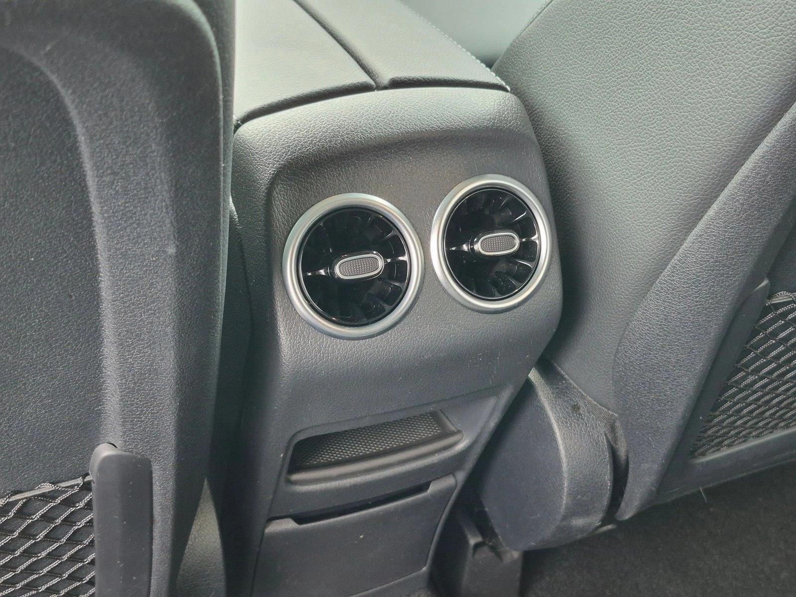 Used 2023 Polar White Mercedes-Benz GLB 250 image 18