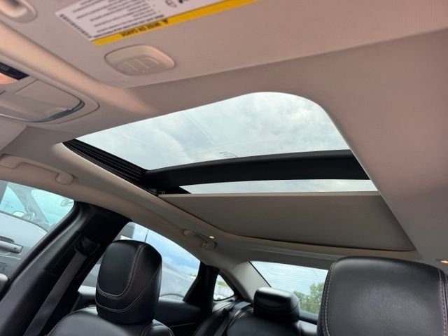 Used 2015 Black Clearcoat Chrysler C image 7