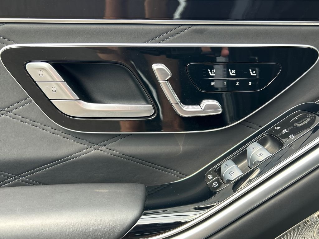 Certified Used 2024  Mercedes-Benz Maybach S 680 image 12