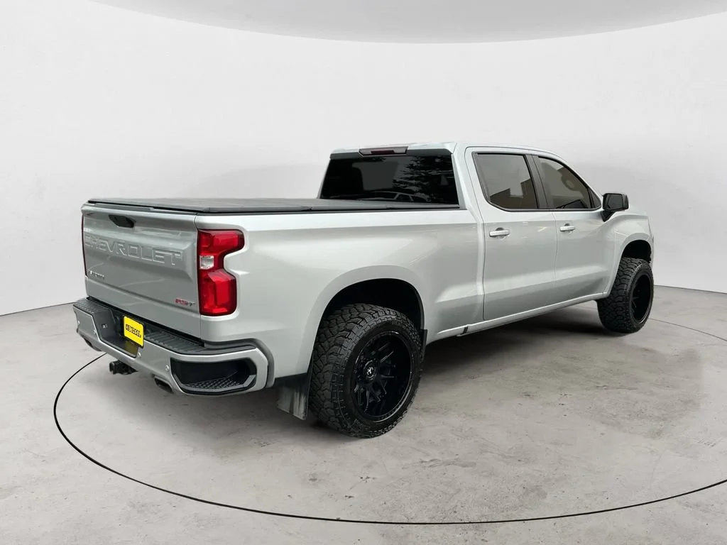 Used 2021 SILVER ICE METALLIC Chevrolet RST image 5