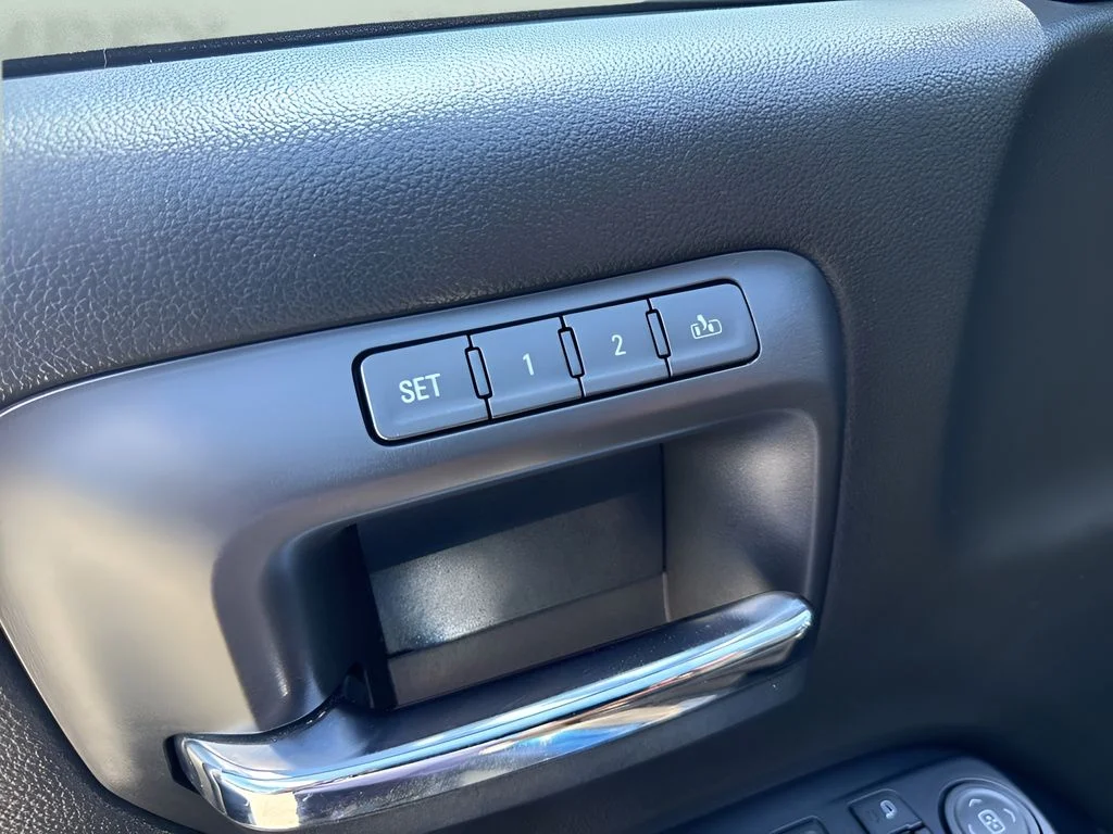 Used 2018 Blue Chevrolet High Country image 12