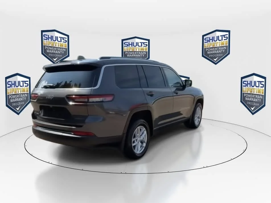 Used 2022 Baltic Gray Metallic Clearcoat Jeep Laredo image 8