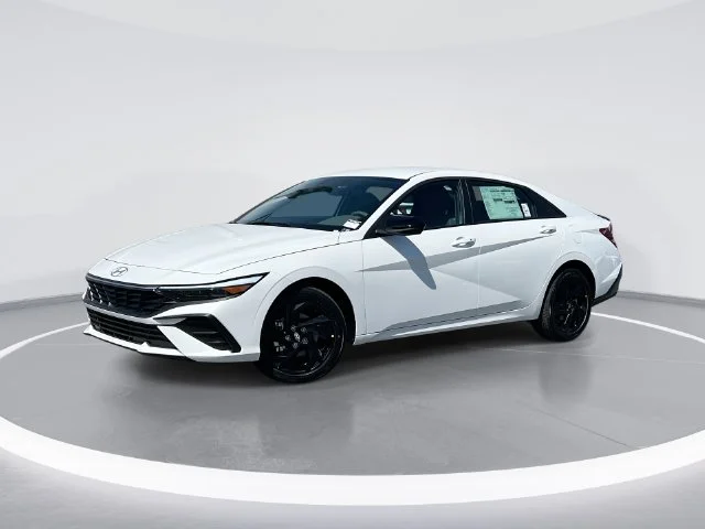 Used 2026 White Hyundai SEL Sport image 1