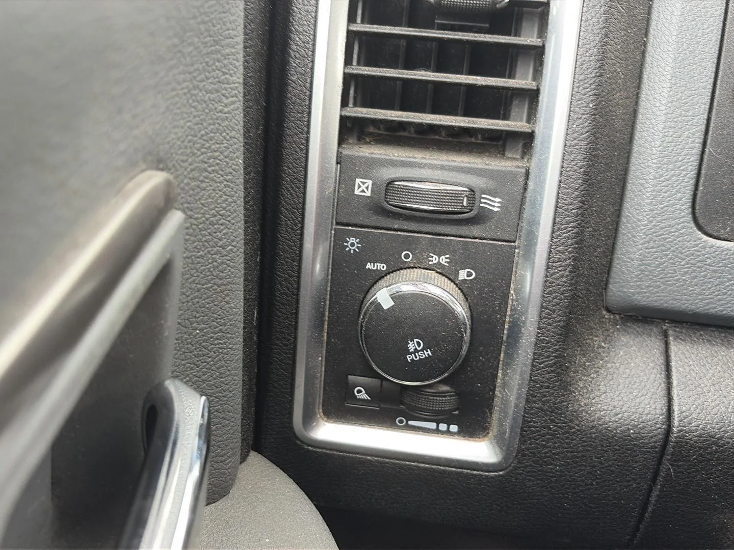 Used 2020 Bright White Clearcoat Ram Warlock image 7