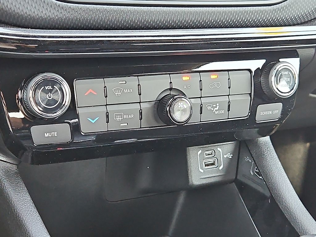 New 2026 Bright White Clearcoat Jeep  image 17