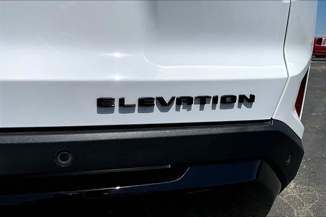 Used 2025 White GMC Elevation image 23