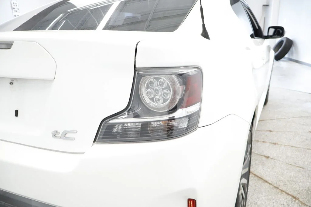 Used 2014 White Scion Base image 17