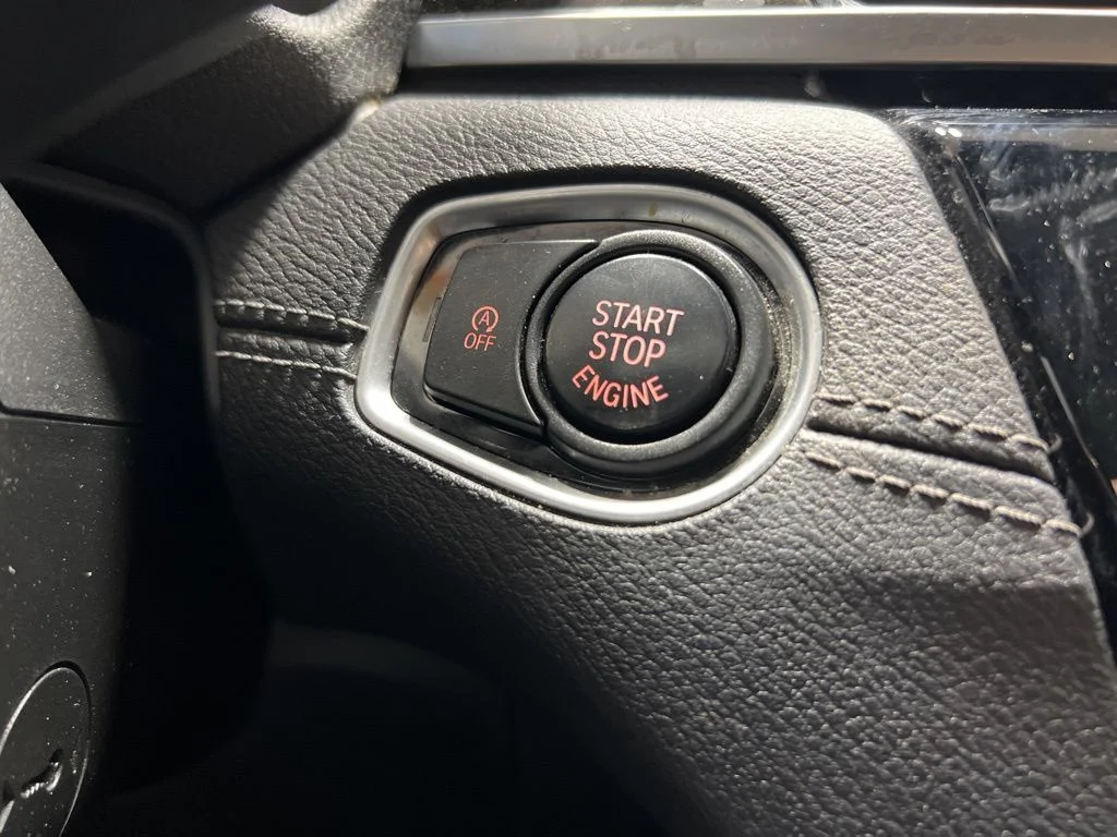 Used 2022 Black BMW xDrive28i image 38