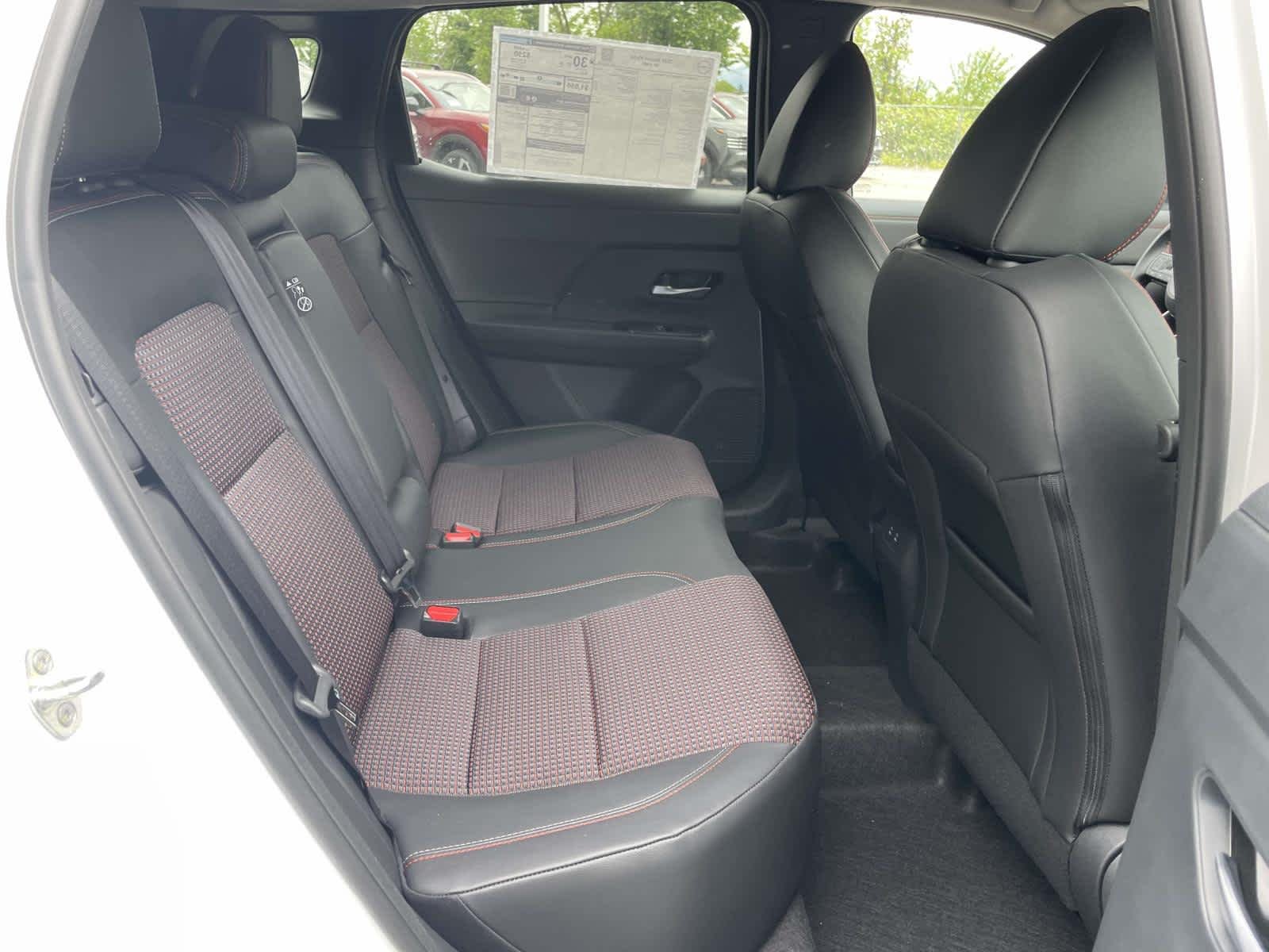 New 2026 Aspen White Tricoat/Super Black Nissan SR image 19