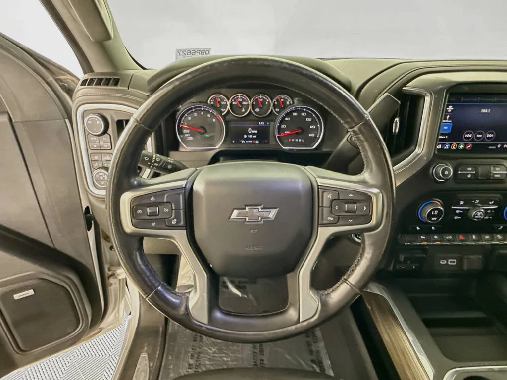 Used 2019 SILVER ICE METALLIC Chevrolet LT Trail Boss image 12