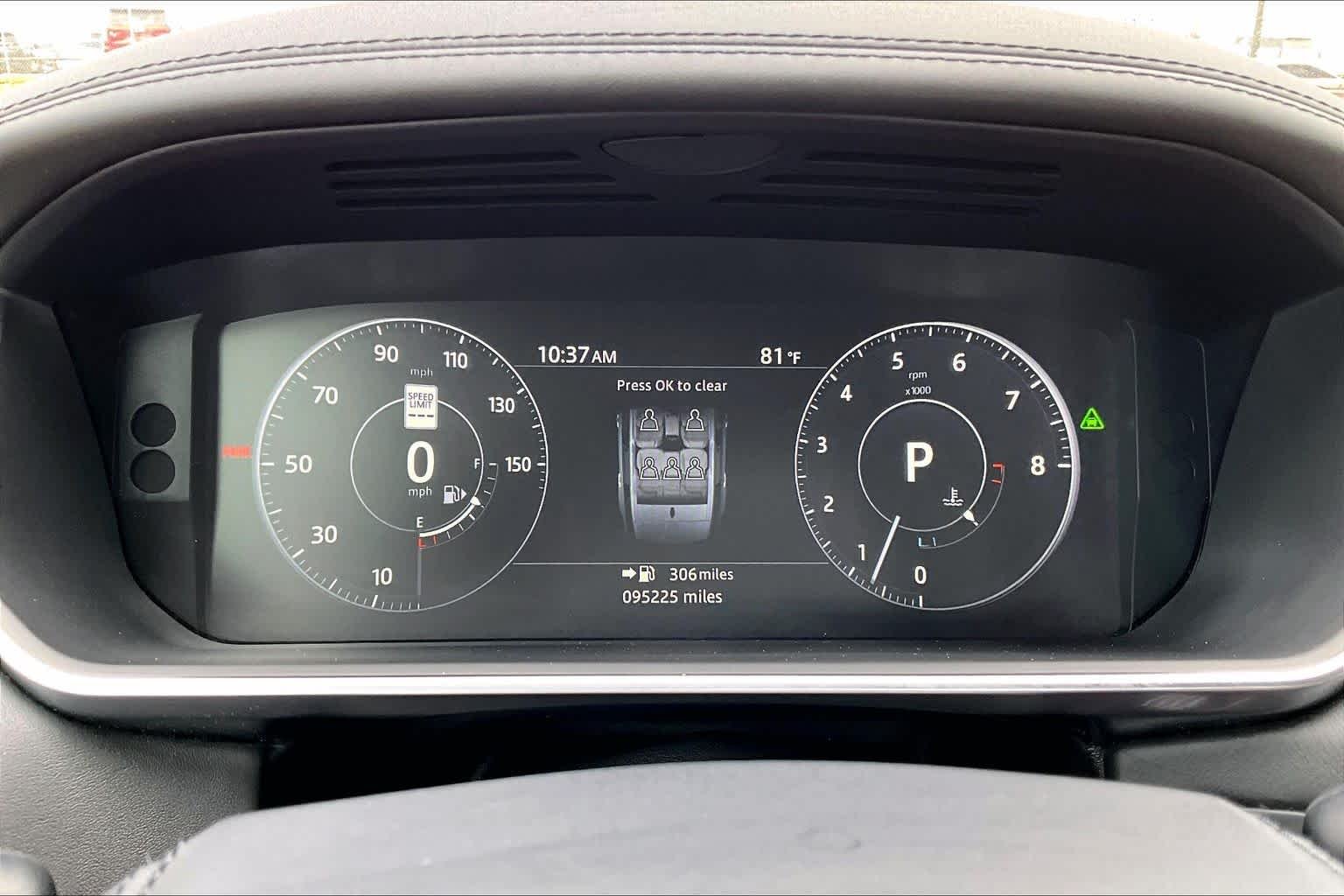 Used 2017 Santorini Black Land Rover HSE Dynamic image 23