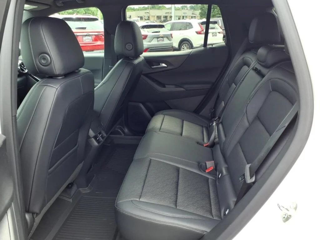 New 2026 Summit White Chevrolet FWD LT image 6