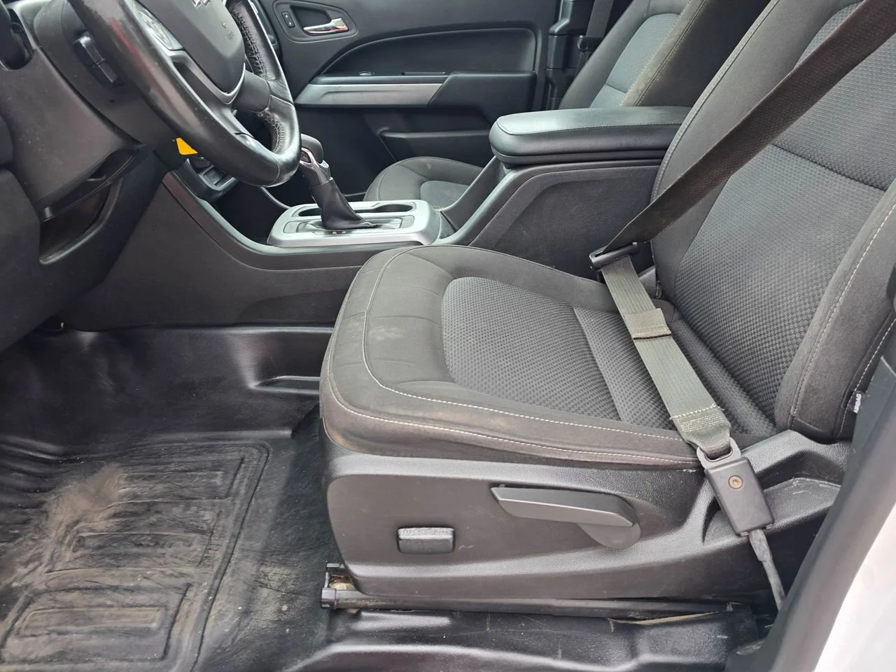Used 2022 Summit White Chevrolet LT image 10