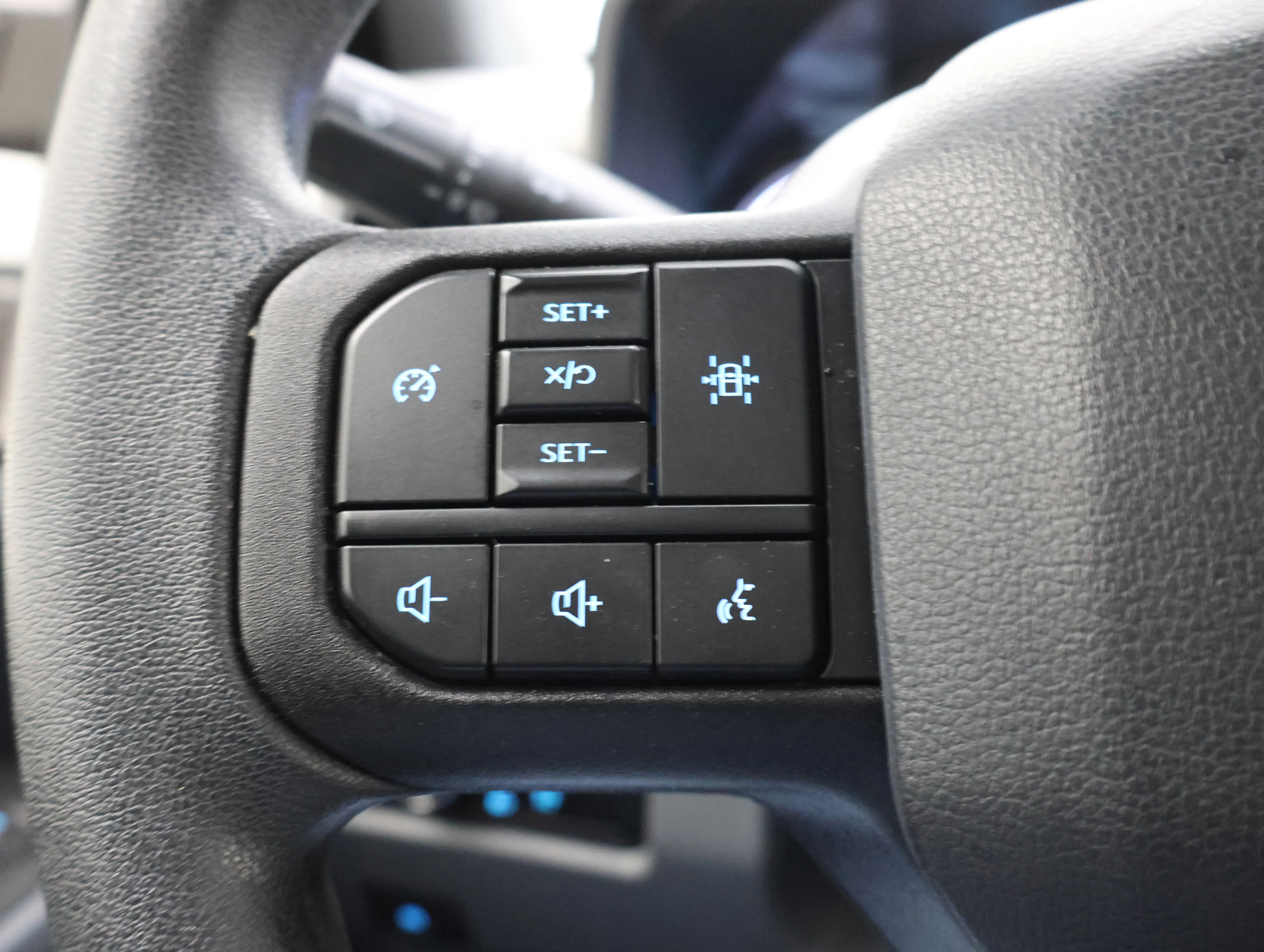 Used 2024 Agate Black Metallic Ford XLT image 14