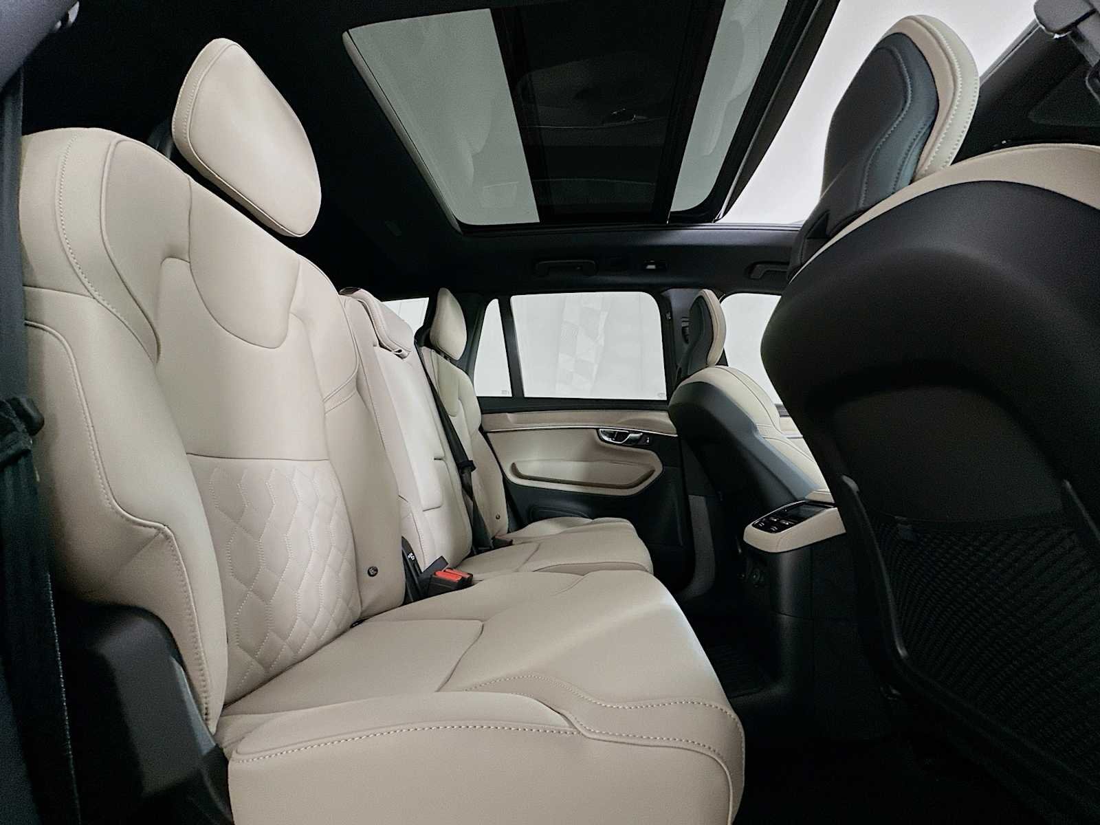 New 2026 Vapour Grey Volvo Plus image 26