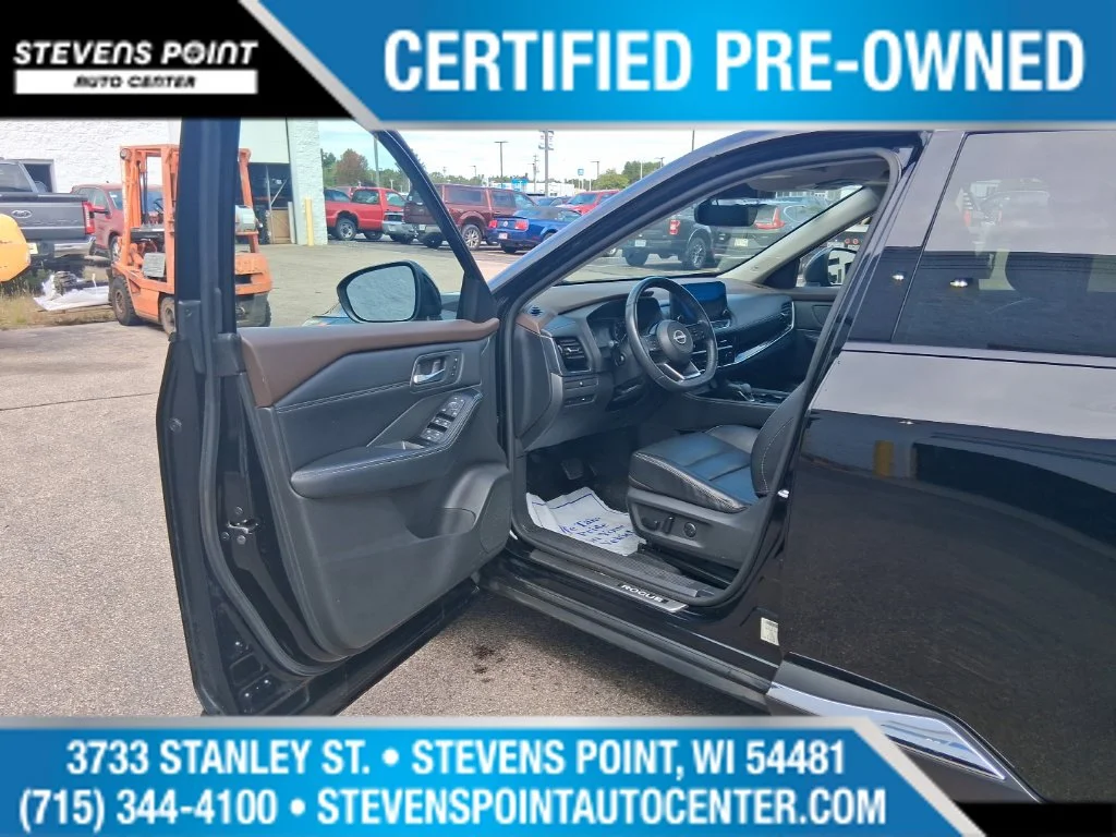 Used 2023 Super Black Nissan SL image 14