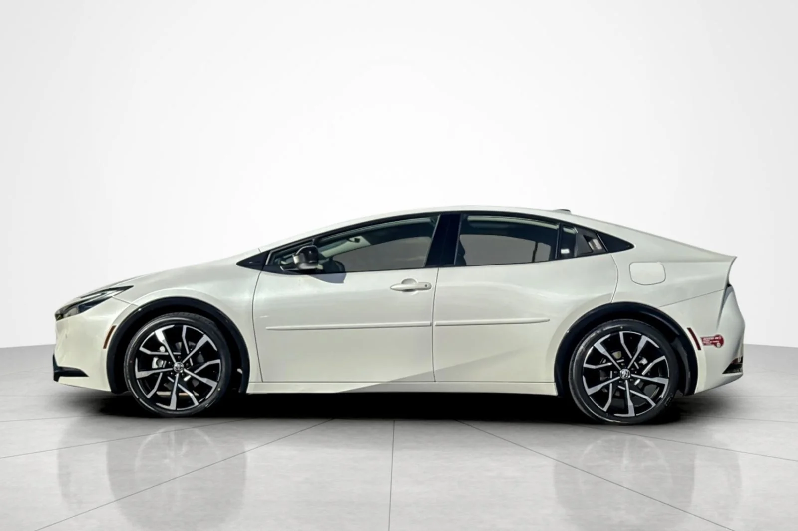 Certified Used 2024 Wind Chill Pearl Toyota XSE image 2