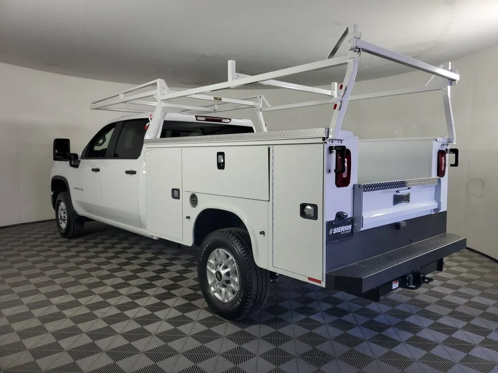 New 2026 Summit White Chevrolet WT image 8