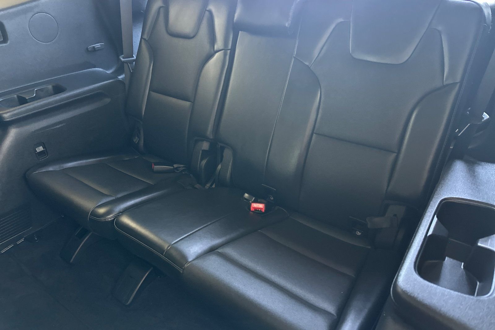 Used 2021 White Kia EX image 16