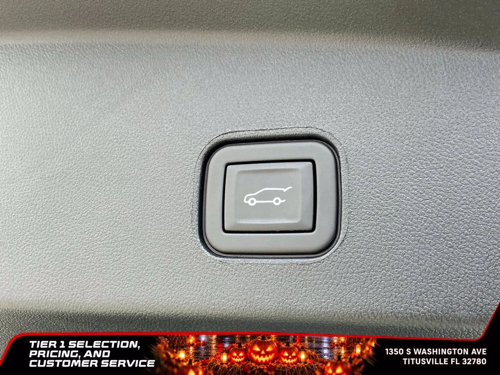 Used 2024 Nimbus Metallic Cadillac Tech image 21