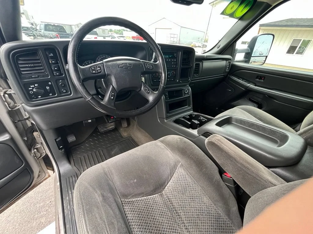 Used 2006 Tan Chevrolet Work Truck image 10