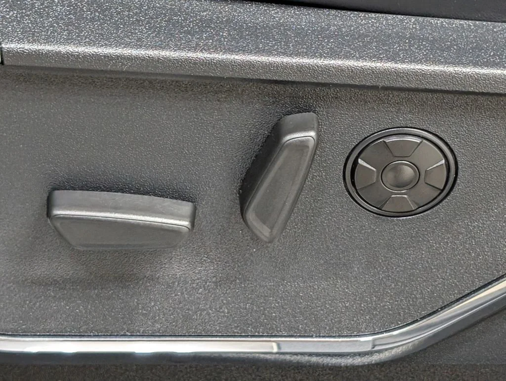 Certified Used 2024 Agate Black Metallic Ford Platinum image 18