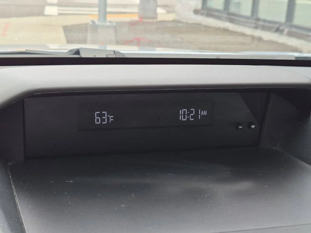 Used 2020 Silver Subaru Base image 18