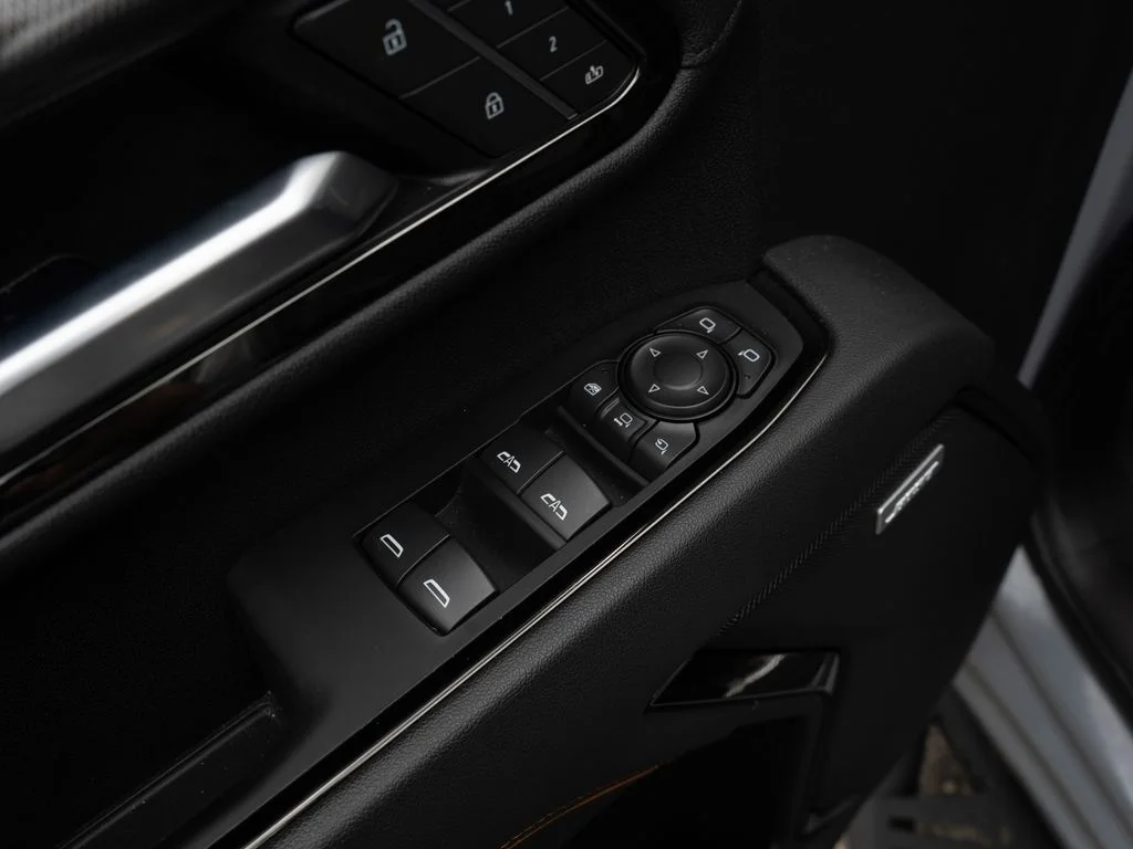 Used 2025 Gray GMC AT4 image 16