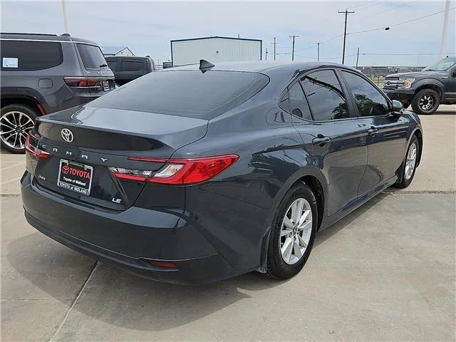 Used 2025 Underground Toyota LE image 4
