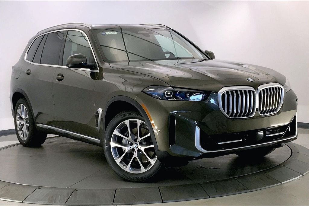 Used 2026 Manhattan Green Metallic BMW  image 11