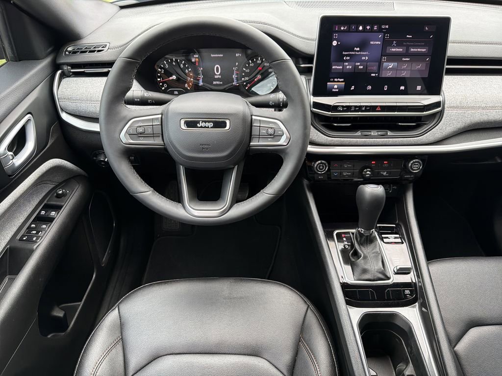 Used 2024 Black Jeep Latitude Lux FWD image 14