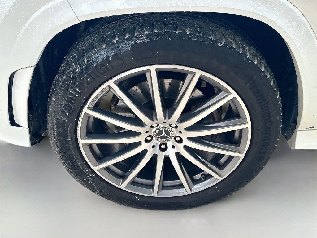 Used 2022 White Mercedes-Benz GLS 450 image 33