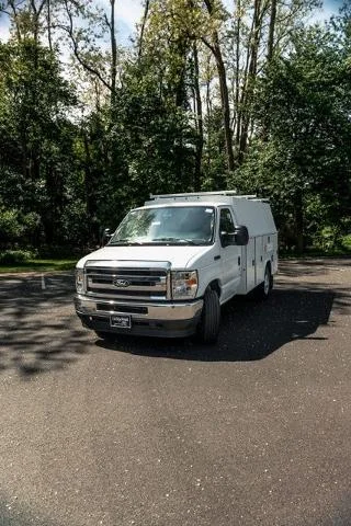 2026 Ford E-Series SRW E-350 Super Duty 138 in WB's photo
