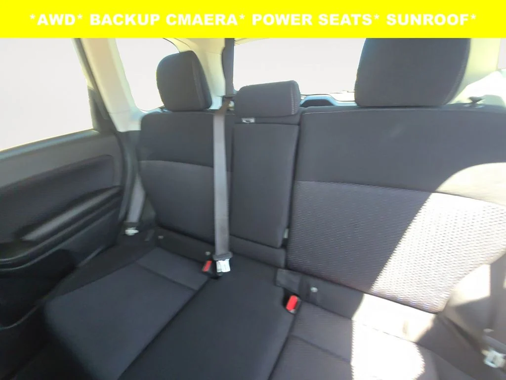Used 2018 Silver Subaru 2.5i Premium image 15