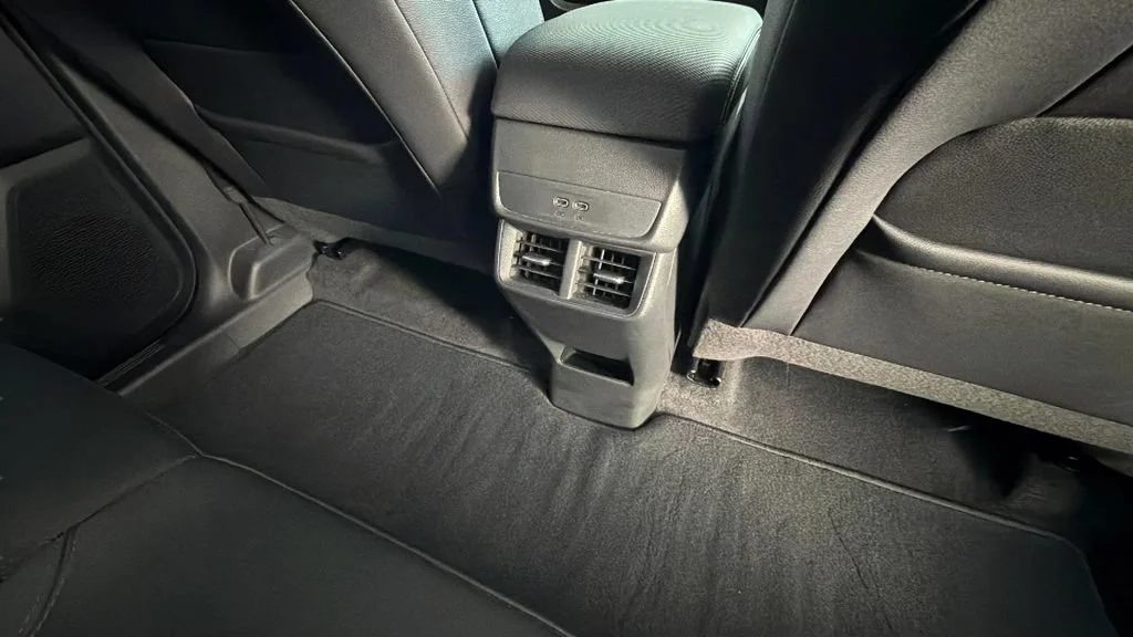 Used 2025 Sterling Gray Metallic Chevrolet LT image 29