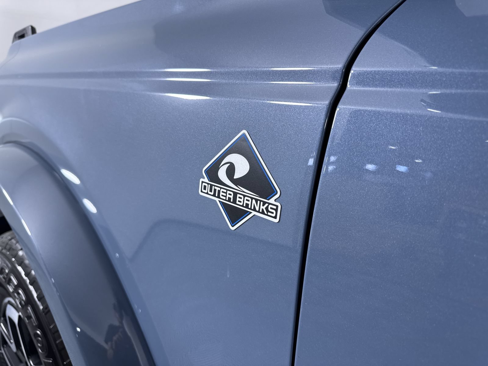 Used 2024 Azure Gray Metallic Tri-Coat Ford Outer Banks image 25