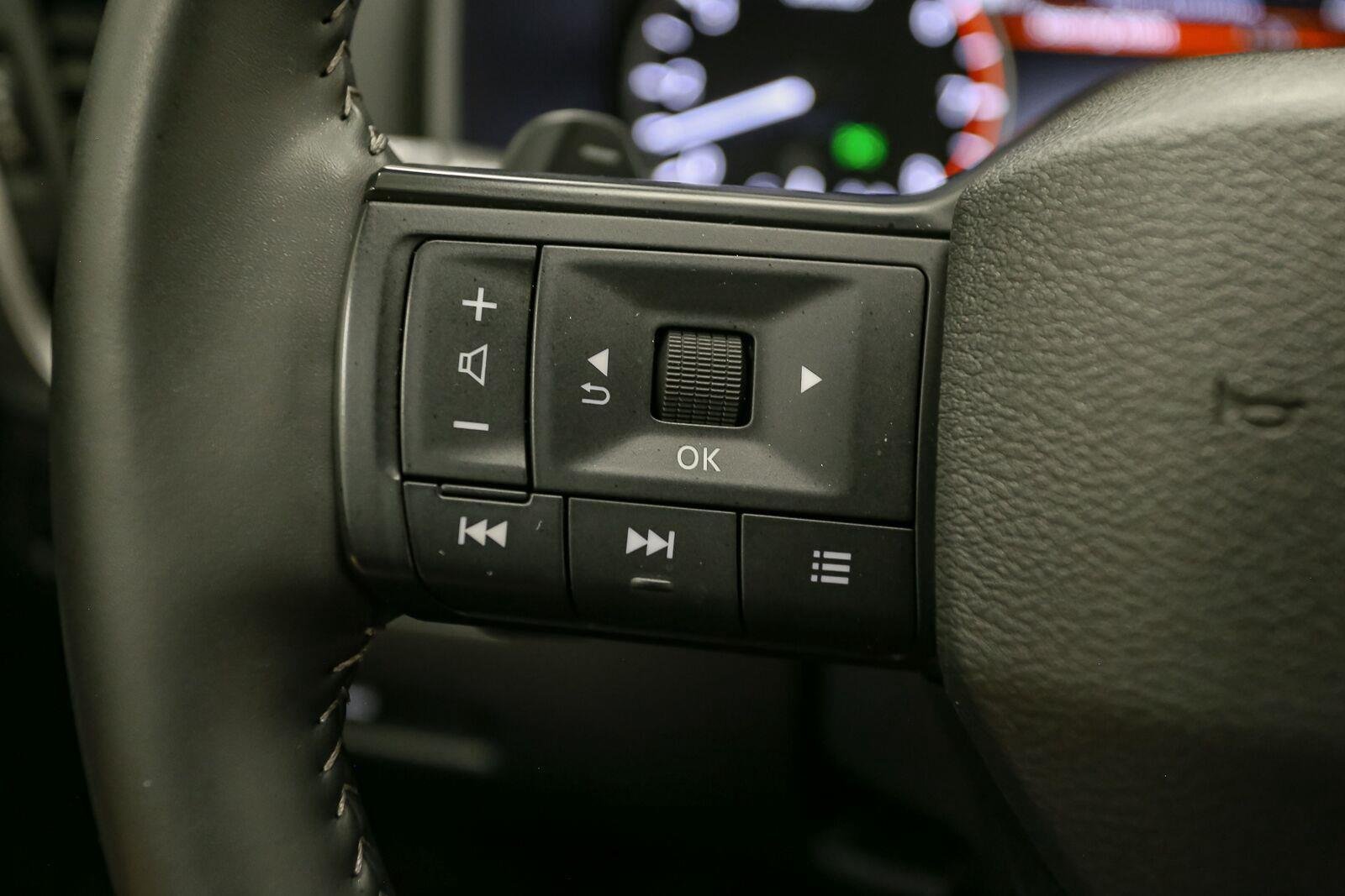 Used 2026 Super Black Nissan SV image 34