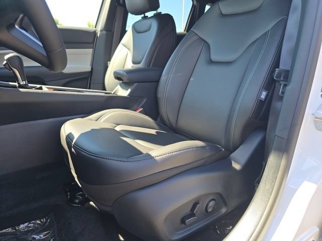 New 2026 Bright White Clearcoat Jeep Limited image 26