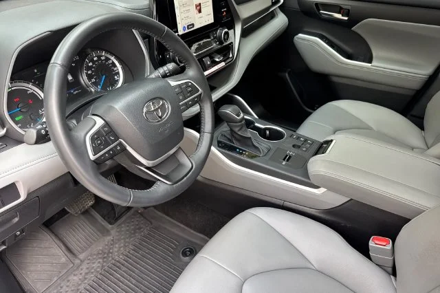 Certified Used 2026 Beige Toyota XLE image 33