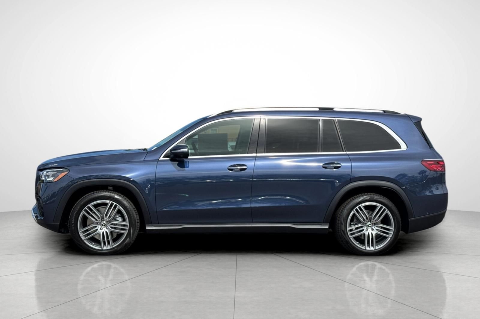 New 2026 Twilight Blue Metallic Mercedes-Benz GLS 450 image 33